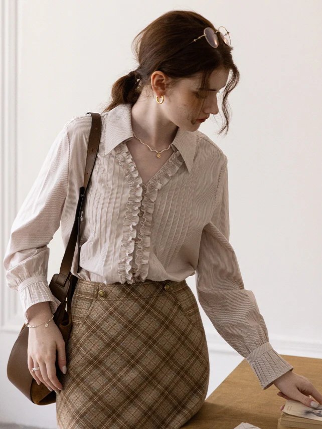 Aloruh-Vintage Charm Ruffled Cotton Blouse-1