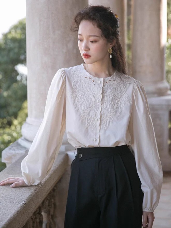 Aloruh-Vintage Embroidered Lace Blouse-1